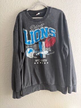 Detroit Lions Graphic Crewneck Sweatshirt - Charcoal